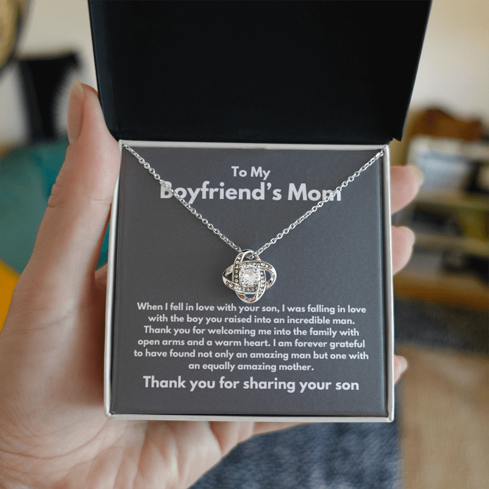 To Boyfriend's Mom Gift Forever Grateful Knot Necklace